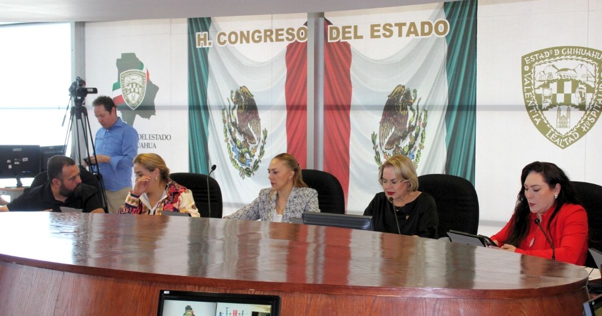 Proponen en Congreso promover autos eléctricos; PAN baja iniciativas feminista y de vialidad