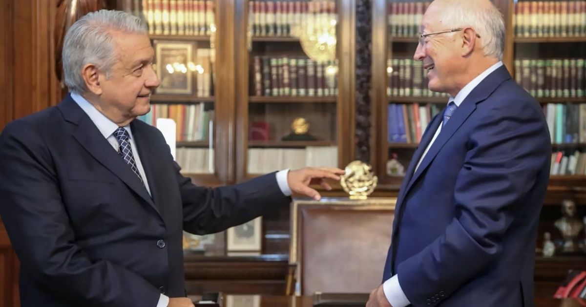 Sigue desencuentro con Ken Salazar; AMLO pausa relaciones y Sheinbaum lo respalda