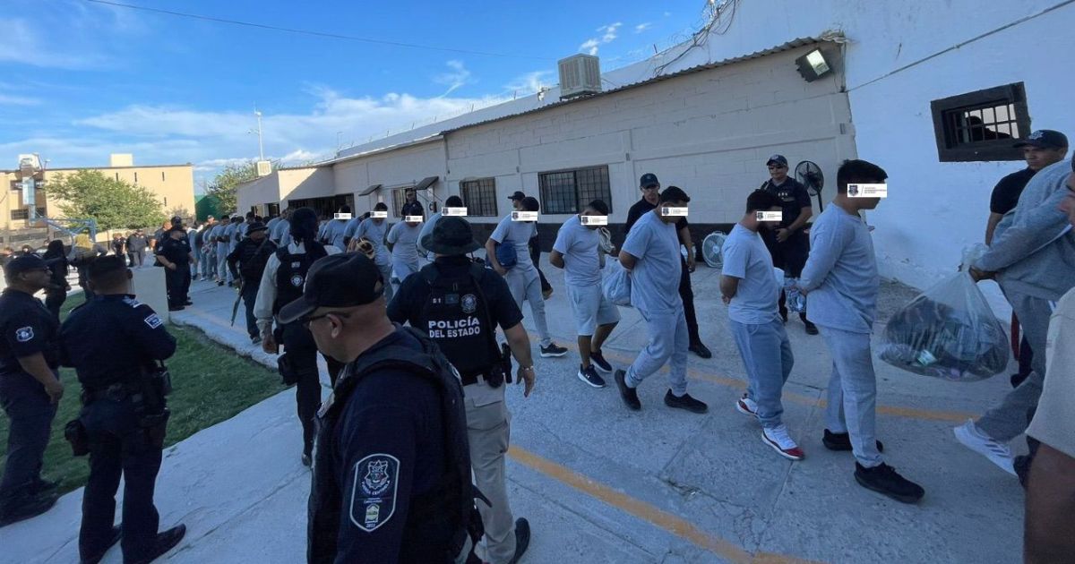Trasladan a 76 reos del Cereso 3 de Juárez al 1 y al 4
