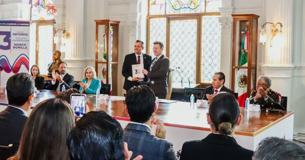 Entrega Marco Bonilla su tercer informe de gobierno al Ayuntamiento de Chihuahua