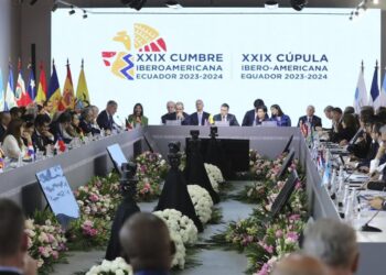 Se descalifican Argentina y Cuba en Cumbre Iberoamericana de Ecuador