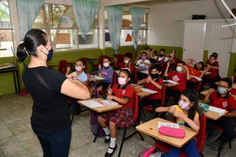 Busca movimiento magisterial renovación en SNTE 8