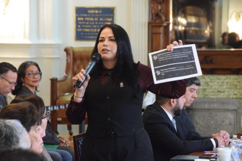 Noticias Chihuahua Pausa.MX Denuncia Myrna Monge misoginia del asesor morenista “Chupa”