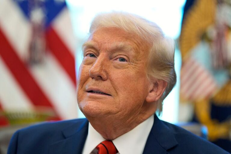 Donald Trump habría cometido abuso sexual de menor, según documentos Epstein