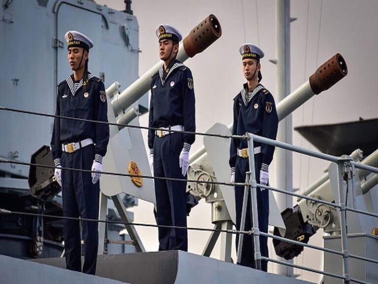 China refuerza su presencia militar en el mar del Sur de China