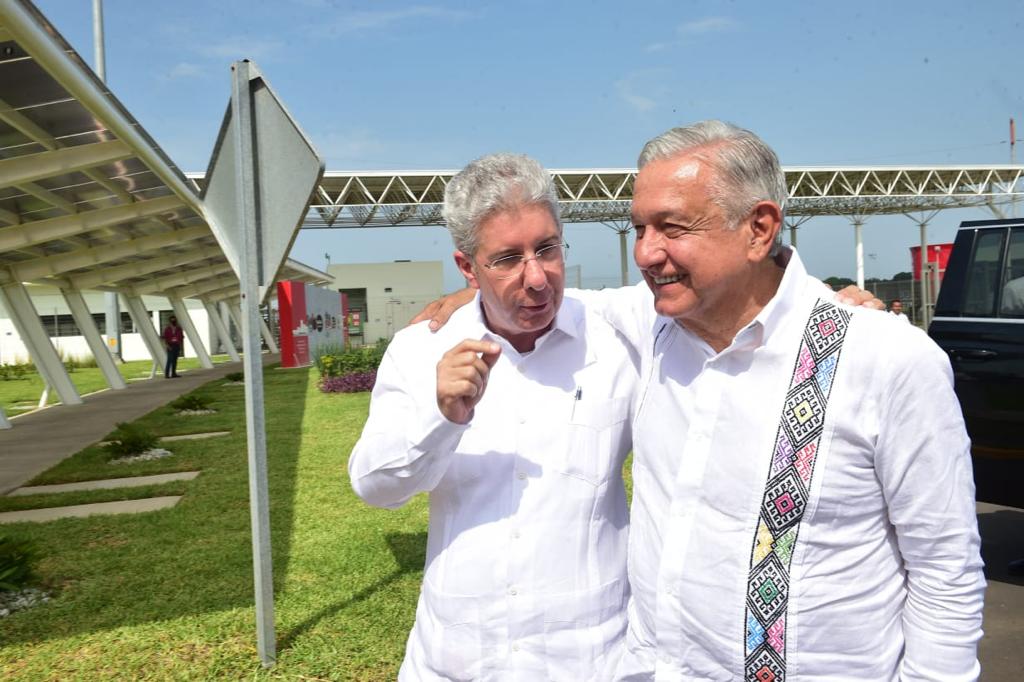 Fausto Oliveira y AMLO