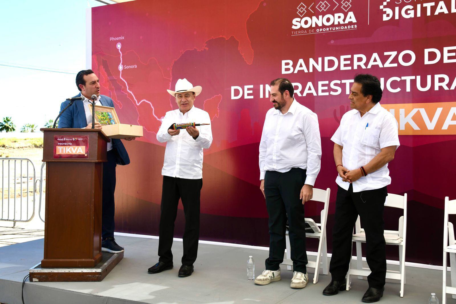 Alfonso Durazo inicia obra de conectividad binacional con inversión millonaria.