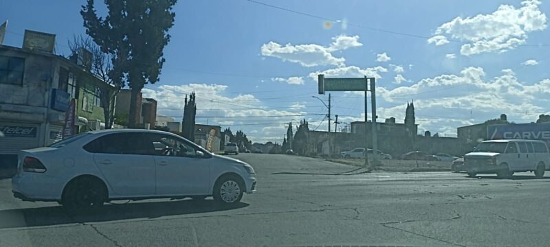 Que Komaba elija entre Vialidad y el PAN: ciudadanos por semáforos descompuestos