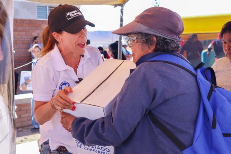 Visita Manque Granados Ladrilleras Norte y entrega apoyos a familias de la comunidad rarámuri