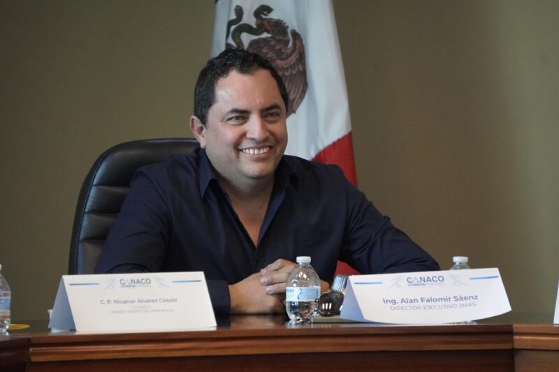 Noticias Chihuahua Pausa.MX Expone titular de JMAS Chihuahua avances ante socios de la Canaco