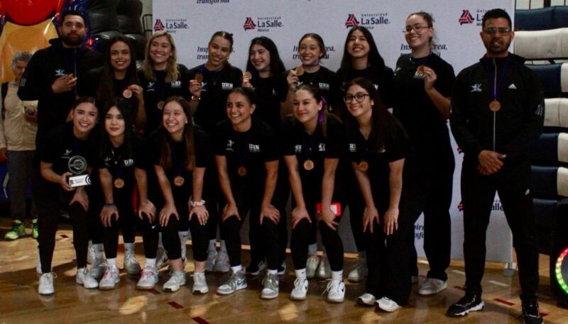 Terminan en 3er lugar vaqueritas de la URN en Voleibol Conadeip