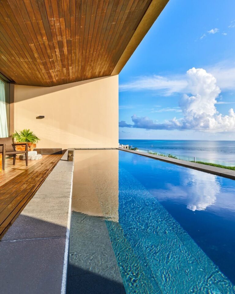 Precios del Nizuc Resort & Spa en Cancún y el avistamiento del senador Adán Augusto López