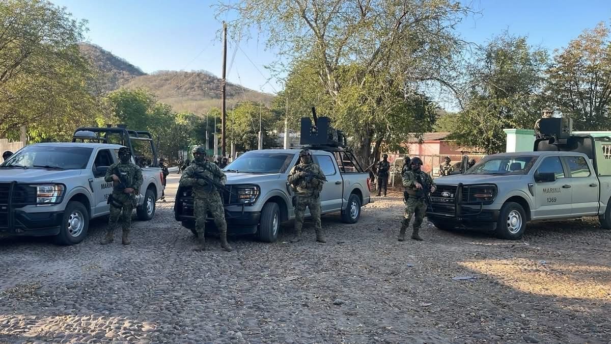 Operativo de Semar y Sedena en El Álamo, Sinaloa.
