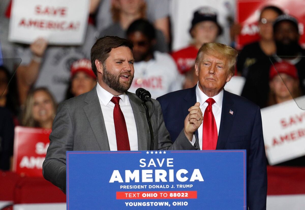 J. D. Vance junto a Donald Trump, candidatos a la vicepresidencia y presidencia en las elecciones Estados Unidos 2024
