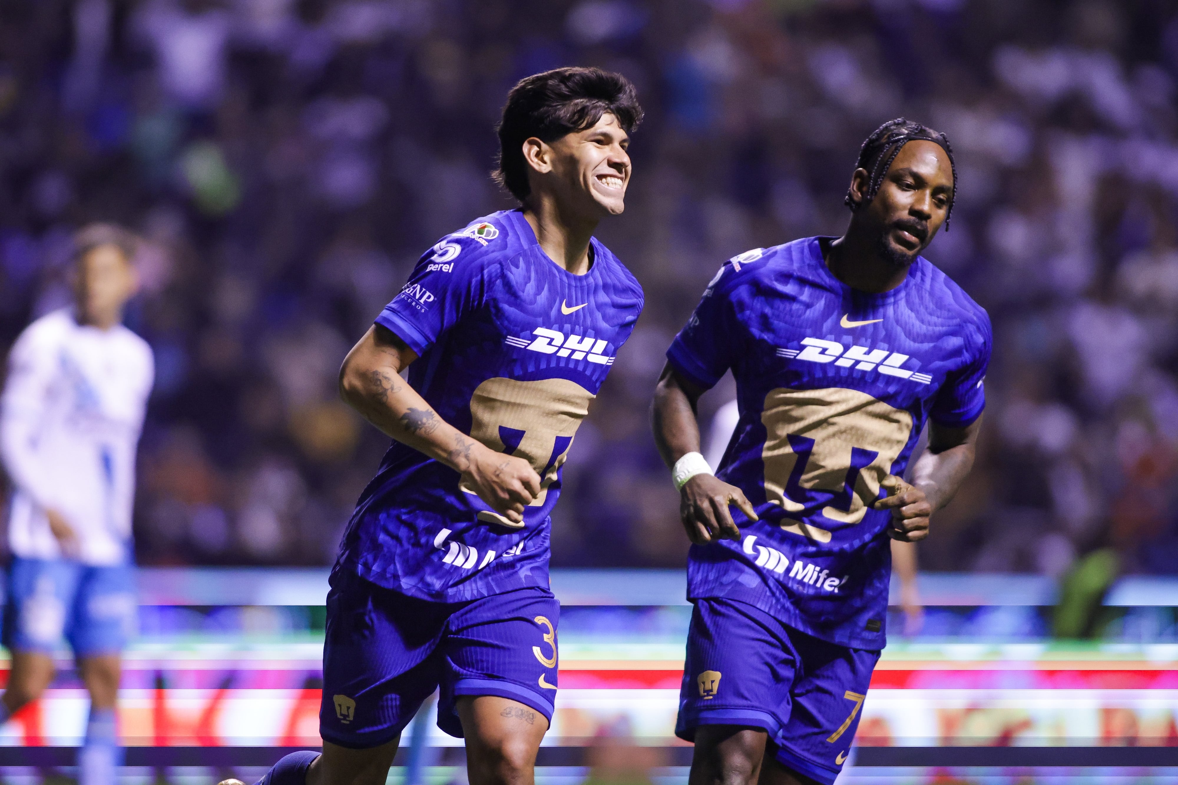 Robert Morales y Álvaro Angulo, jugadores de Pumas