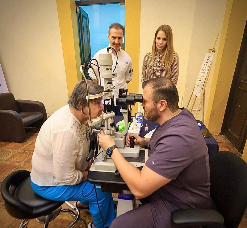 Inicia programa de cirugías de cataratas sin costo en Monterrey.