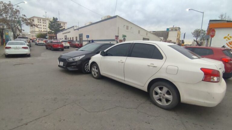 Caos vial y choque dentro del primer cuadro de la ciudad posterior al 8M