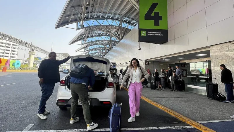 Detendrán a Ubers que circulen por aeropuertos