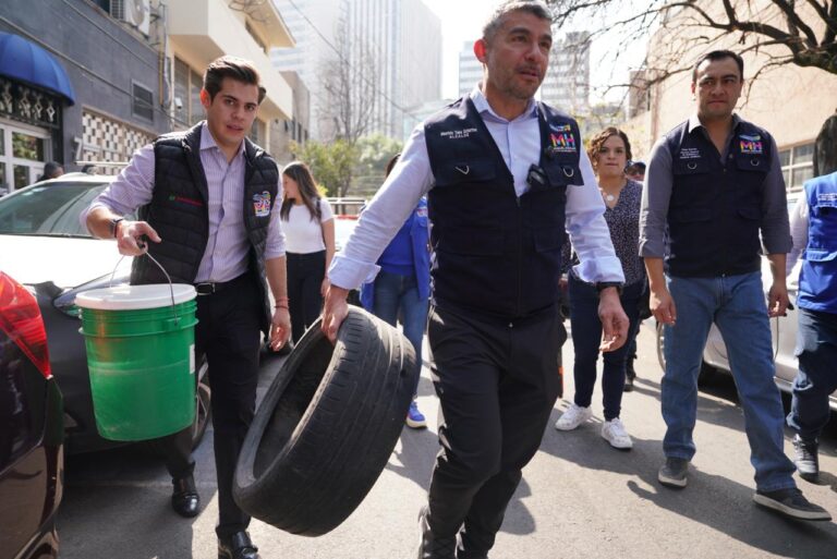 Mauricio Tabe libera vialidades en Miguel Hidalgo; suman 340 toneladas de objetos retirados