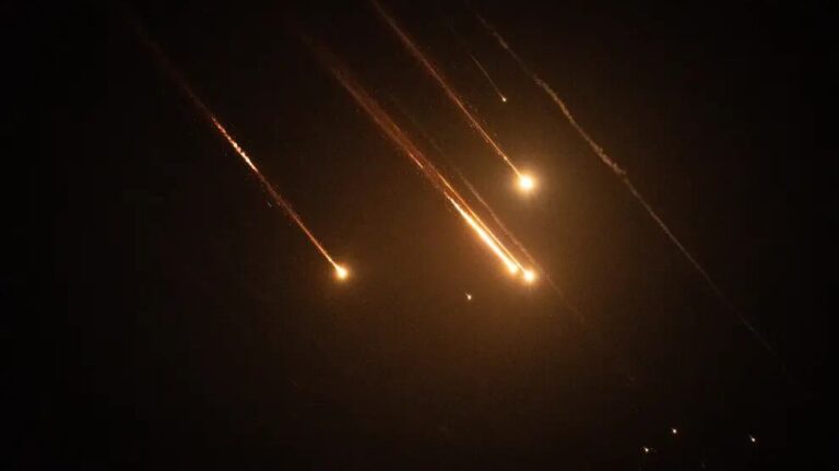 ONU exige a Irán frenar ataques y deja fuera a EU e Israel del llamado a la paz