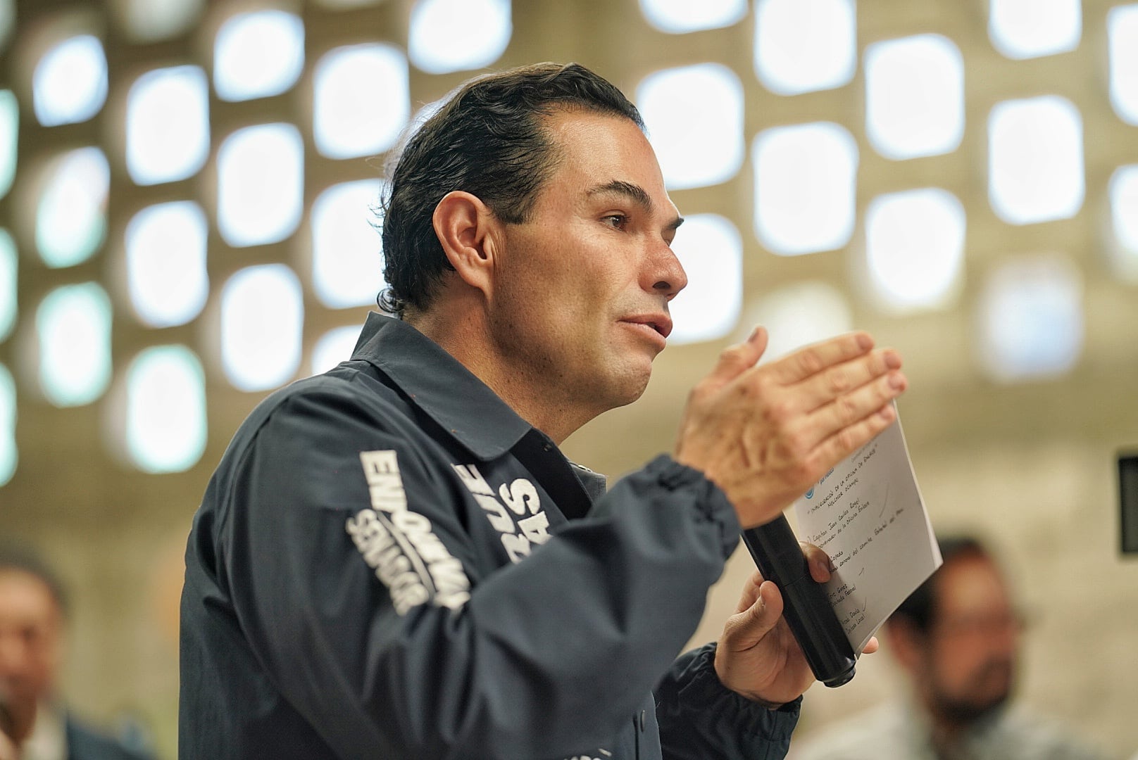 Enrique Vargas busca endurecer sanciones por robo y abuso sexual en transporte público