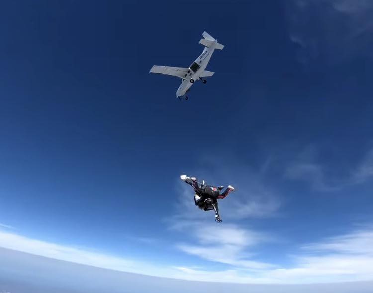 Muere turista en Puerto Vallarta por falla de paracaídas