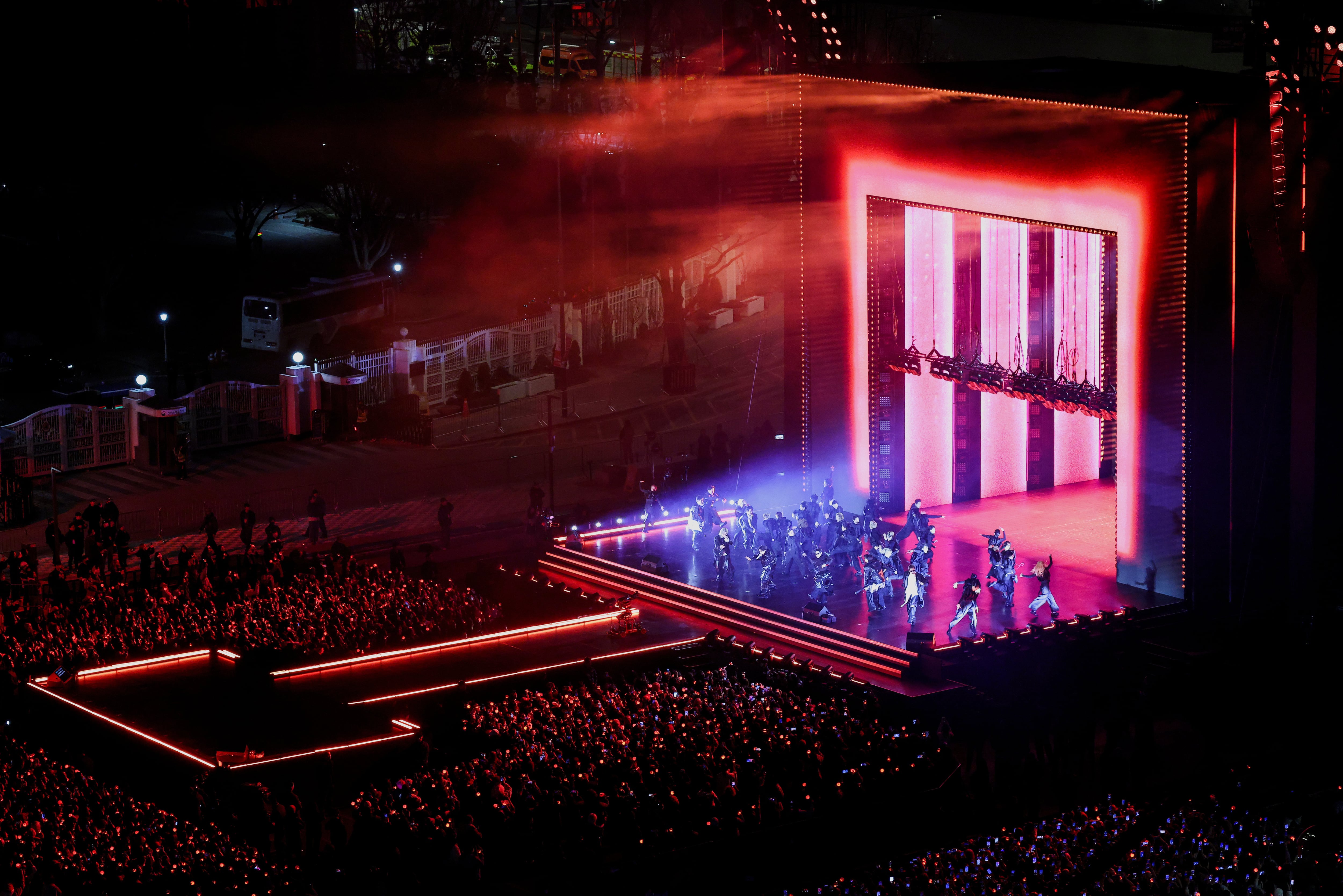 BTS está de vuelta y desata euforia con concierto en Seúl