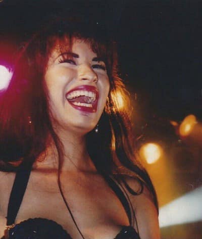 Familia de Selena Quintanilla demanda a Shein por línea de ropa sin autorización