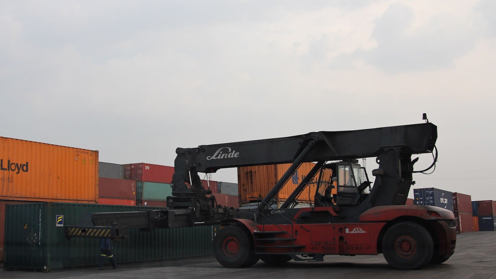 Récord de exportaciones afianza a México como principal socio comercial de Estados Unidos