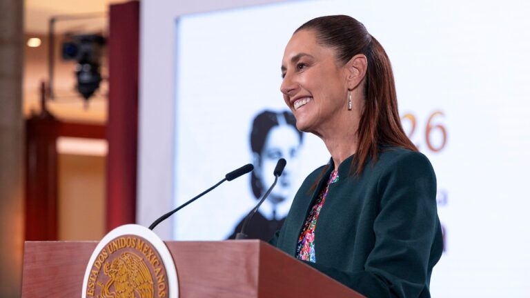 Sheinbaum cuestiona a CNTE por cierre de calles pese a mesa de diálogo