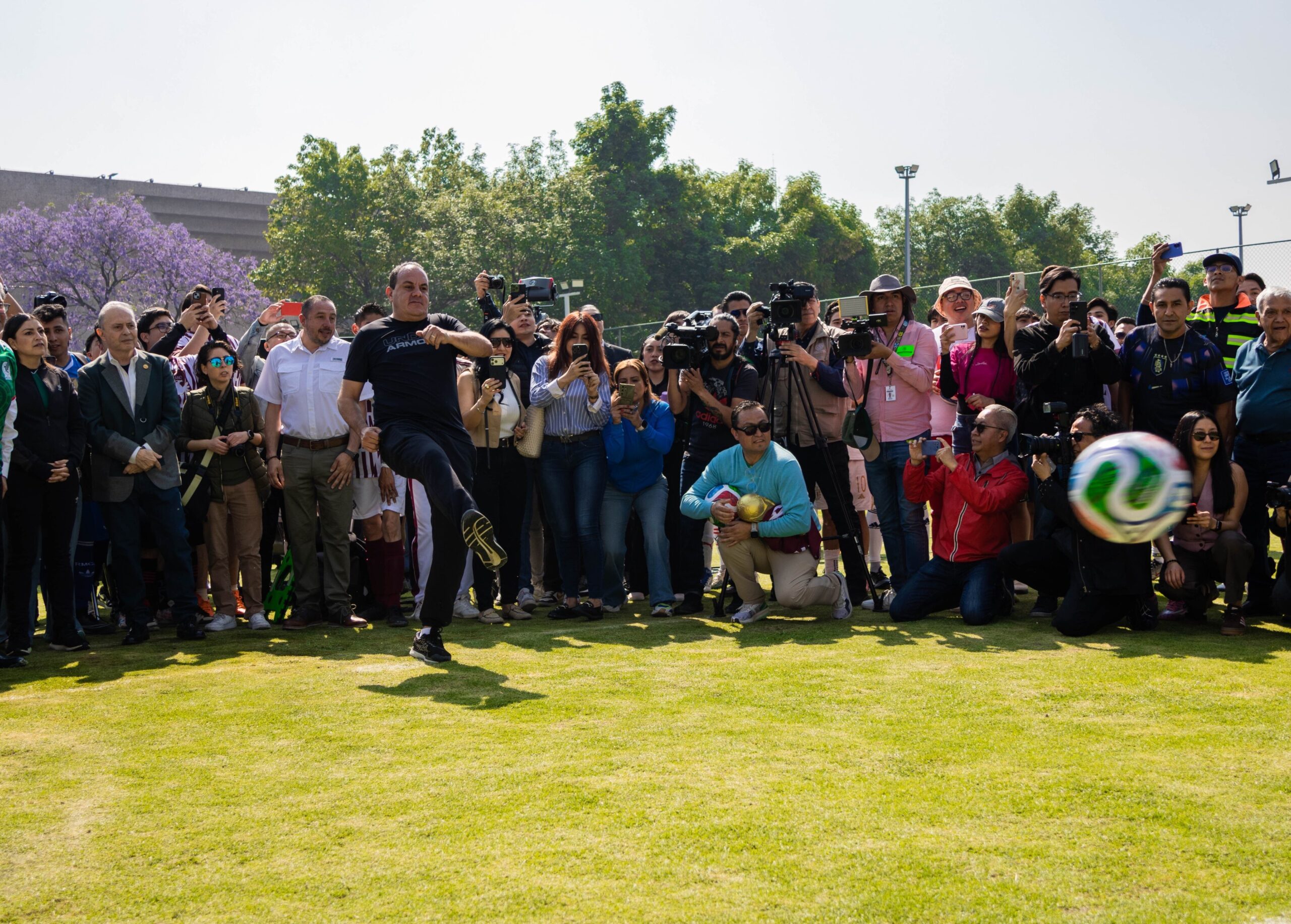 Cuauhtémoc Blanco inaugura el Mundialito Legislativo