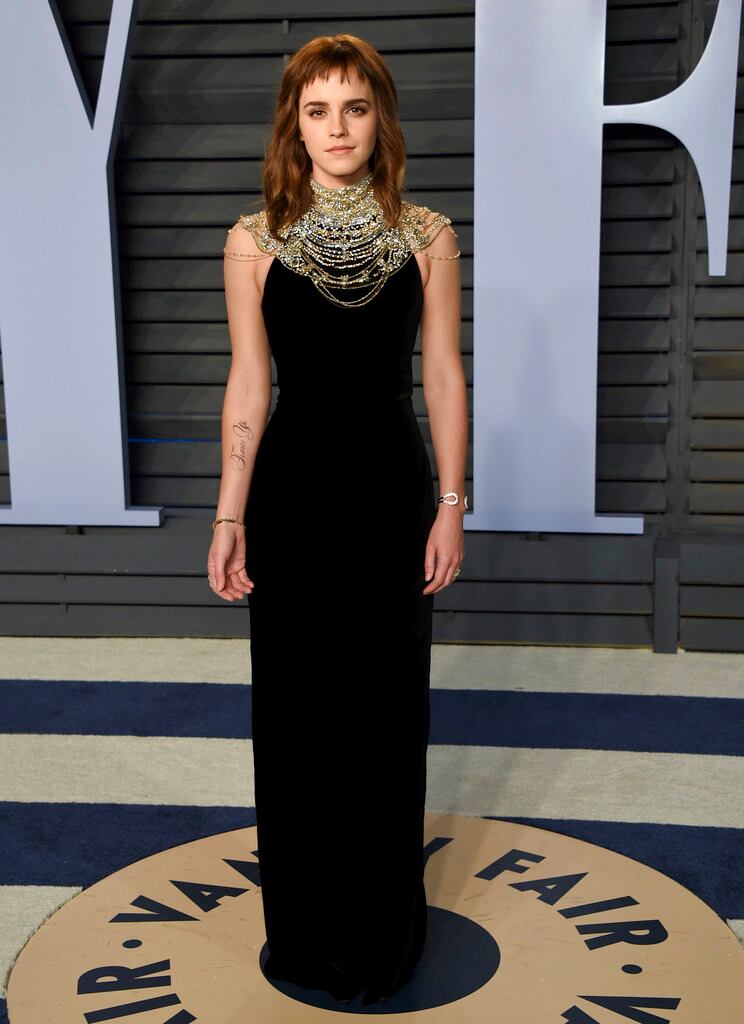 Con tatuaje, Emma Watson se une al movimiento #TimesUp