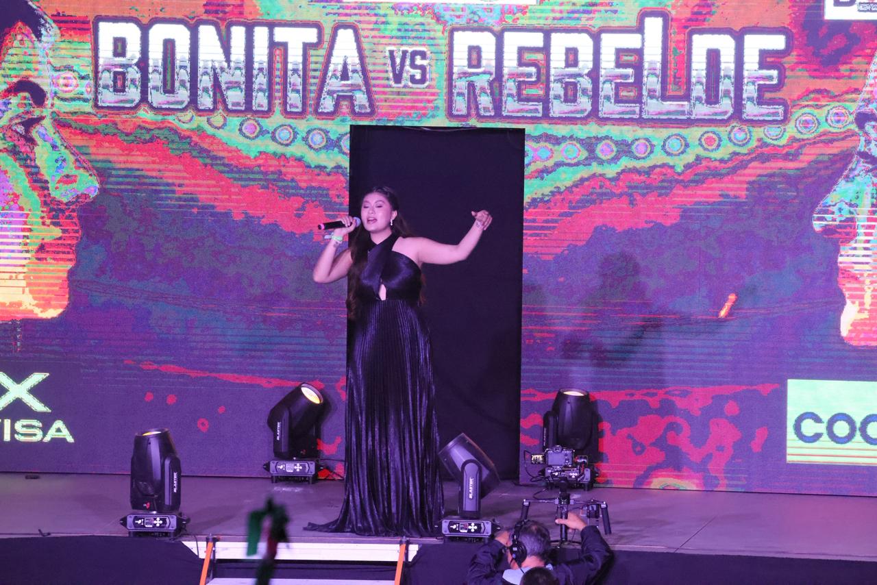 Puebla celebra: Gaby Sánchez es campeona mundial de boxeo.