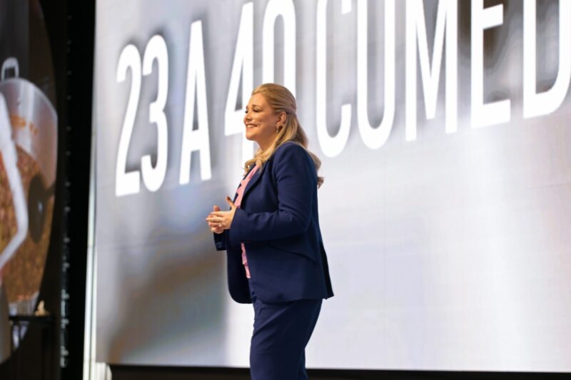 Anuncia gobernadora más de mil 800 obras de infraestructura en el estado