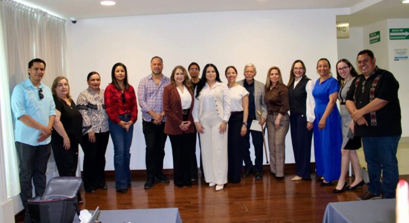 Aprueban convocatorio del Premio al Mérito Docente María Esther Orozco Orozco 2026