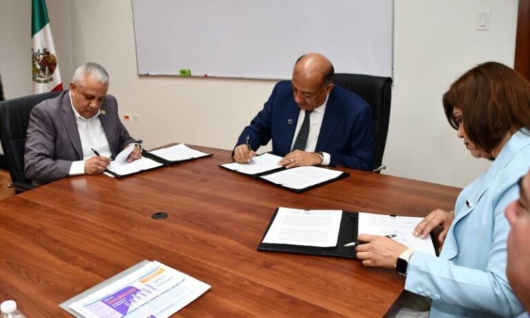 Gobierno del Estado firma acuerdo de apoyos para magisterio federal en Chihuahua