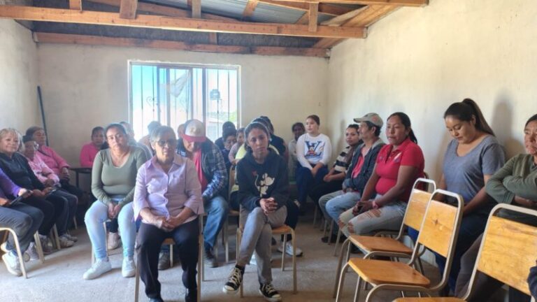 Impulsan  la 4T acciones de electrificación, agua y apoyo alimentario en comunidad indígena de Tomochi