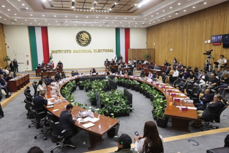 Podrán votar mexicanos en el extranjero por 10 gubernaturas y cuatro diputaciones migrantes en 2027