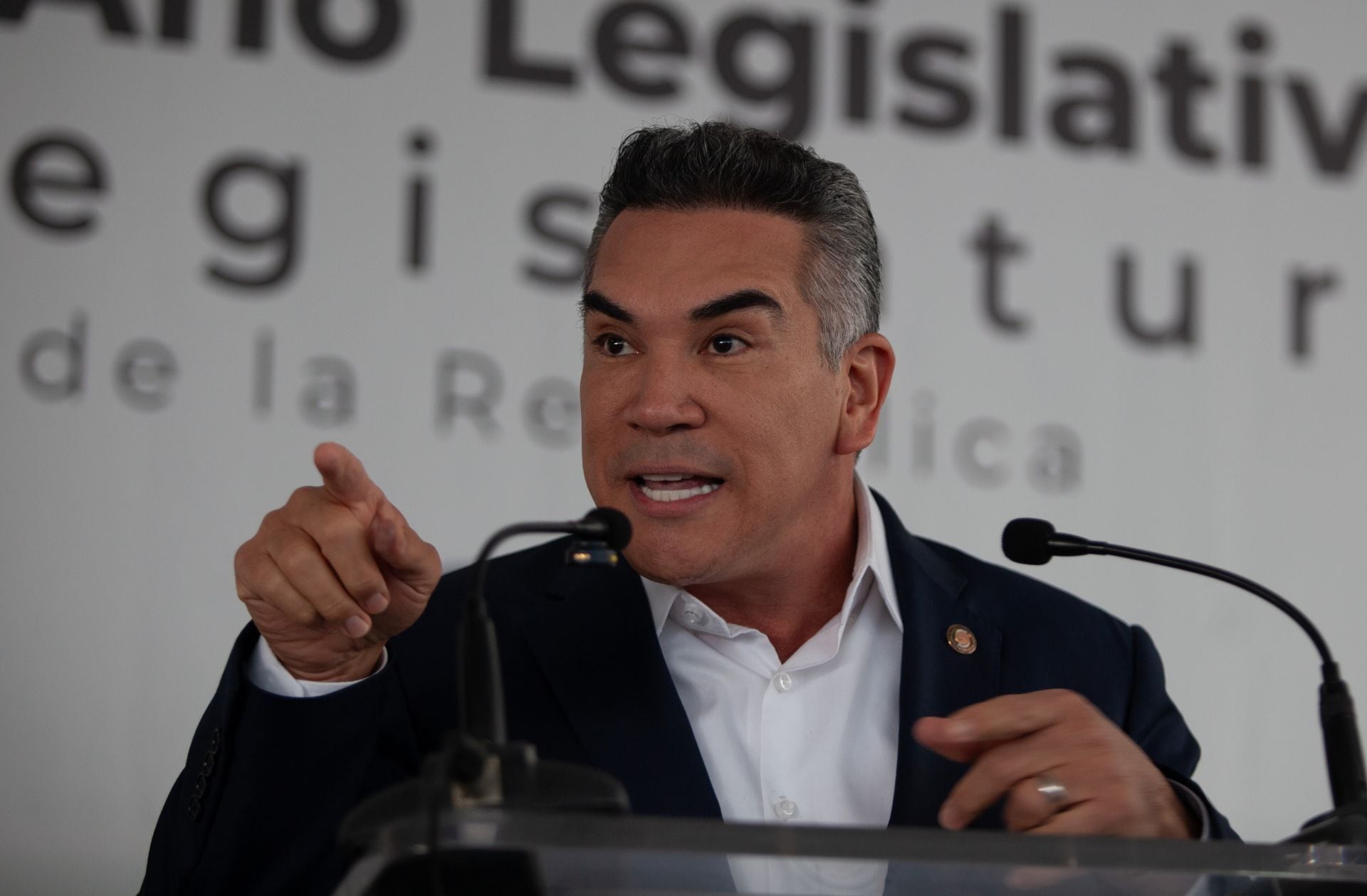 Alejandro Moreno se disculpa con priístas y los invita a “regresar a casa