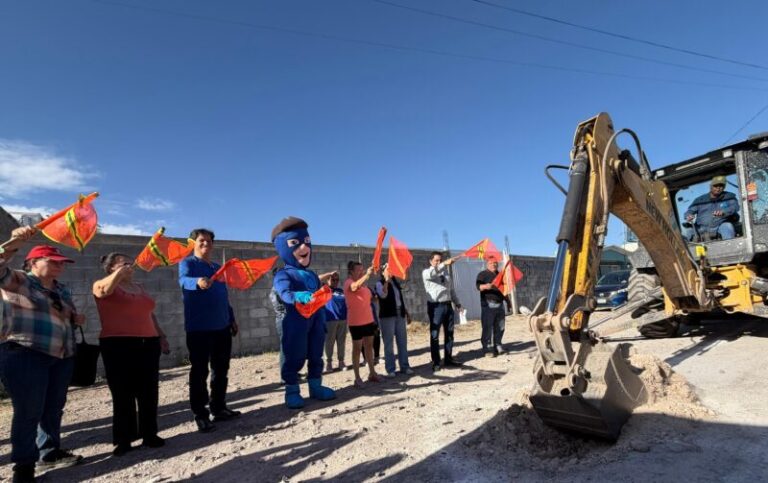 Inicia JMAS Chihuahua construcción de red de drenaje en calles de la colonia Deportistas