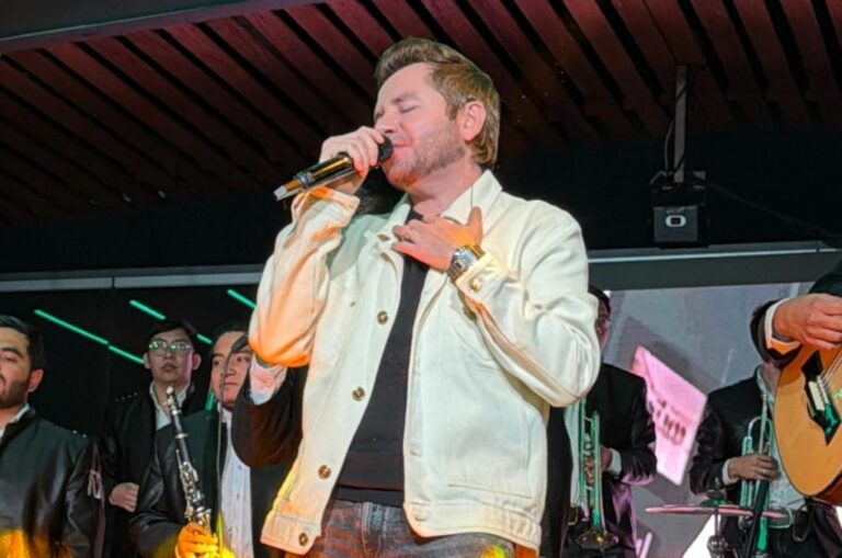 “Tenía mucho que no sentía estos nervios”: Memo Garza inicia su nueva etapa como solista