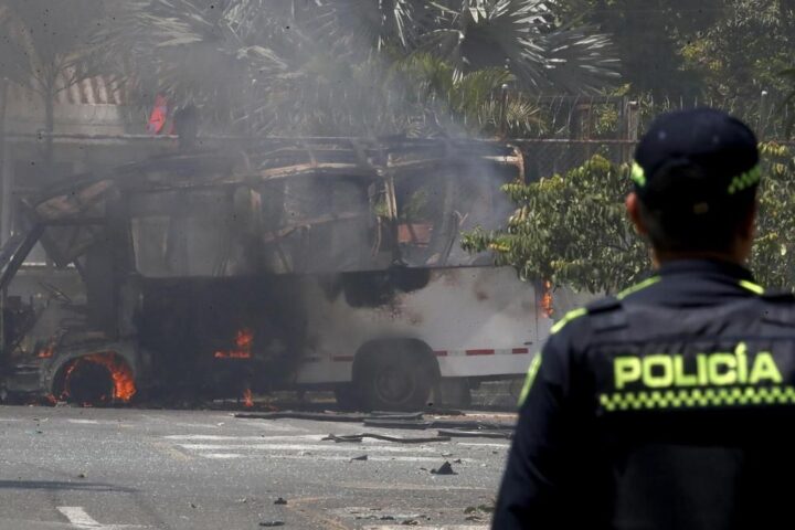 Al menos siete muertos y 17 heridos por un ataque terrorista en el suroeste de Colombia