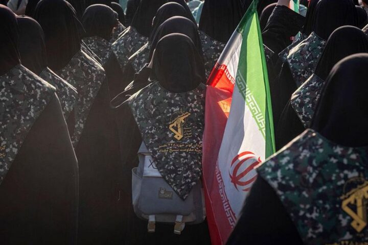 De los turbantes a los uniformes militares: quién manda en Irán y por qué Trump se equivoca
