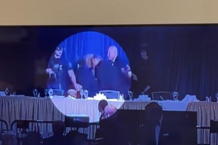 Detenido el sospechoso de un tiroteo a la entrada de la cena de corresponsales de la Casa Blanca en la que estaba Trump