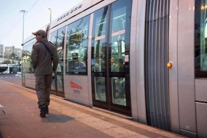 La Fiscalía estudia una denuncia al Consejo de la empresa vasca CAF por el tren que une asentamientos ilegales en la Jerusalén ocupada