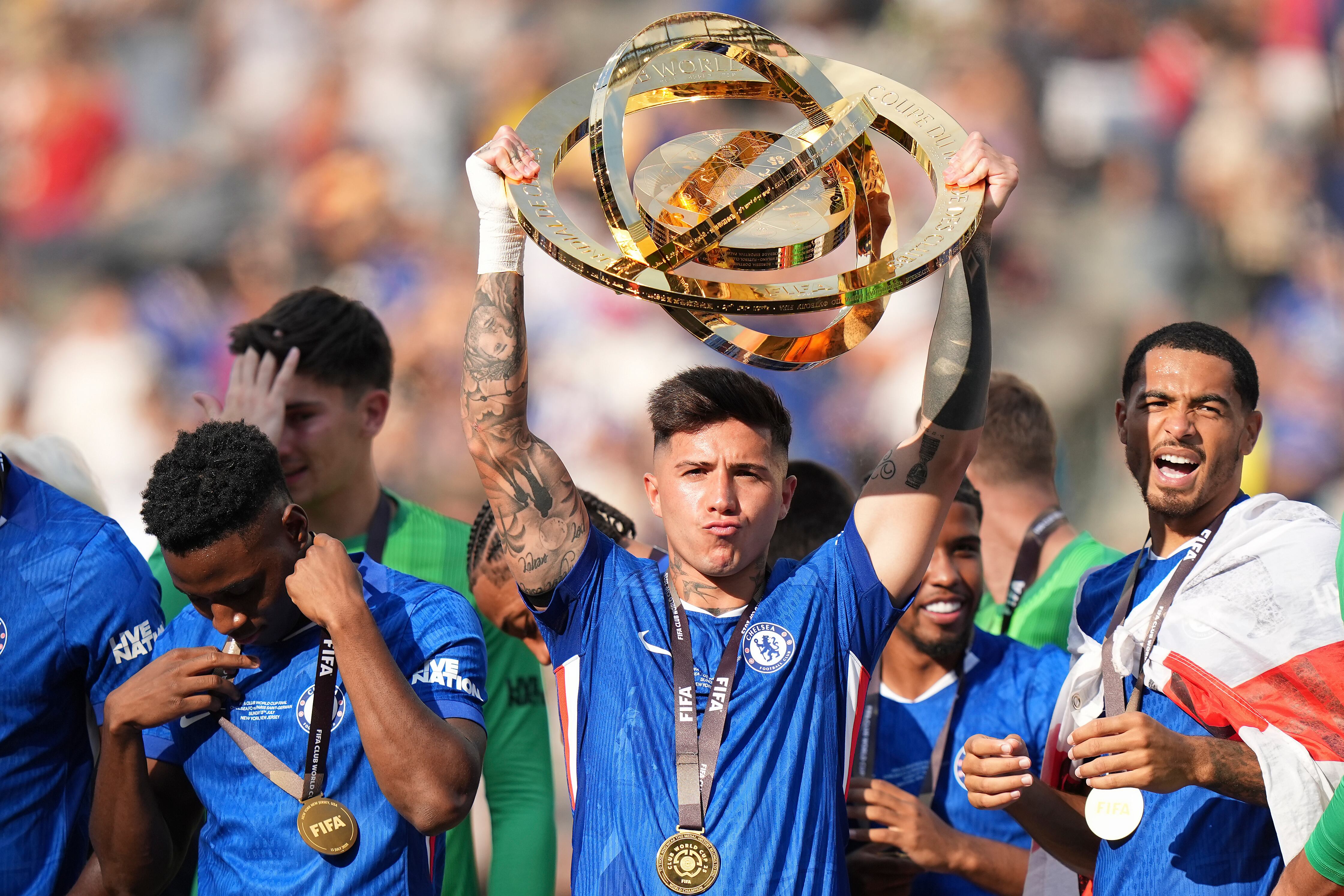 Enzo Fernández: El único jugador que puede presumir ser campeón del mundo con club y selección