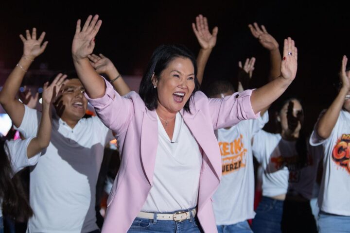 La candidata del partido Fuerza Popular, Keiko Fujimori, en el cierre de su campaña en Lima.