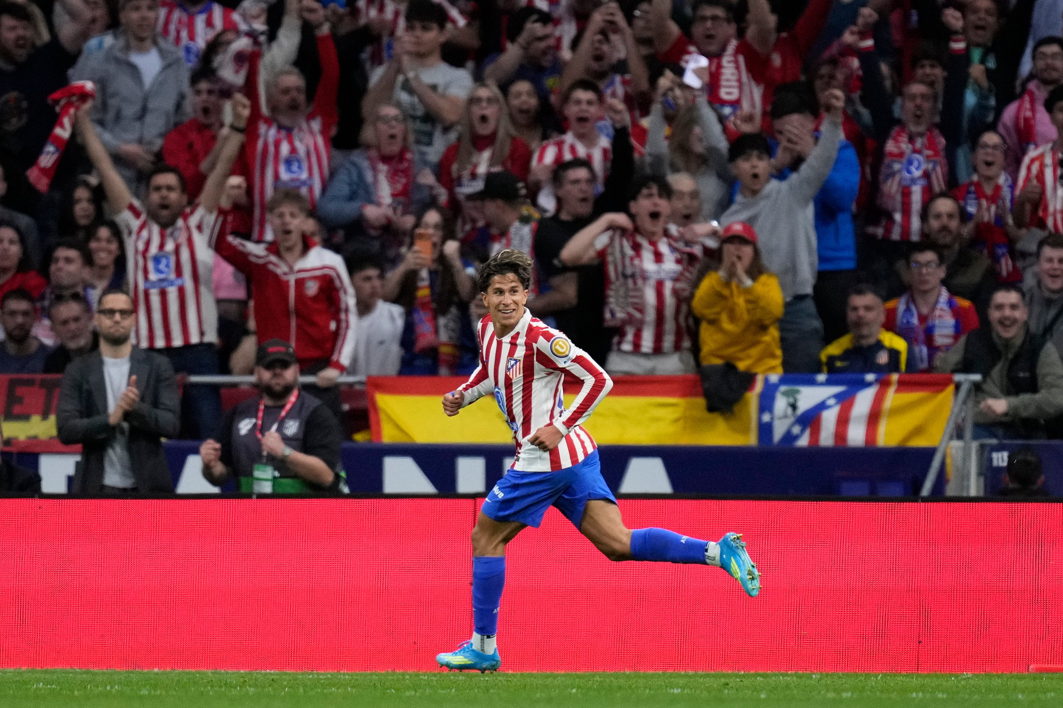 Atlético de Madrid no pudo mantener la ventaja que tomó sobre el FC Barcelona