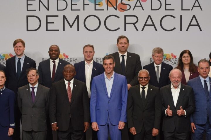 Los líderes mundiales progresistas reactivan en Barcelona su alianza contra la guerra y la ola reaccionaria