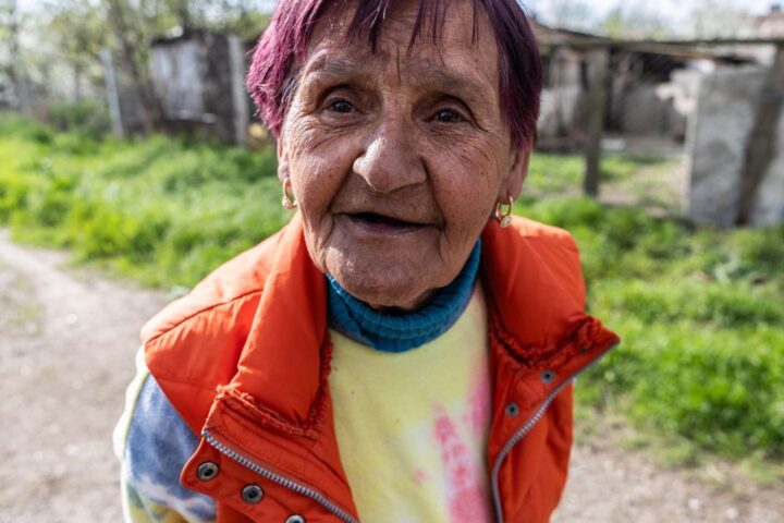 Erzébet, de 73 años, explica los motivos por los que vota a Fidesz.